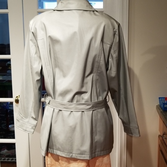 CS Signature 💛Silver Raincoat - Picture 5 of 8